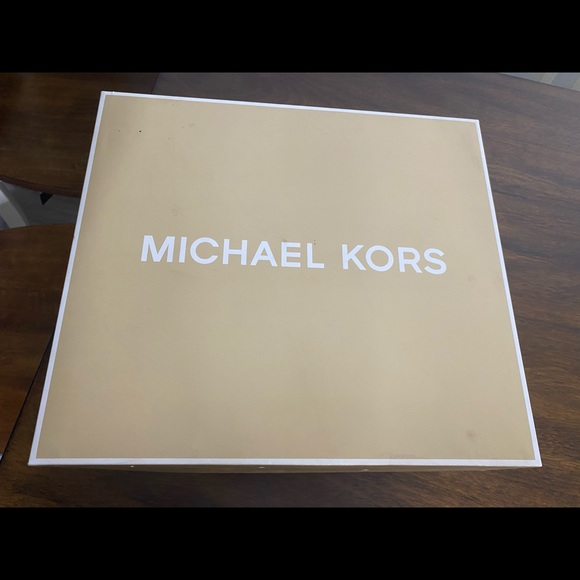 Authentic Michael Kors Bag. - Picture 6 of 6